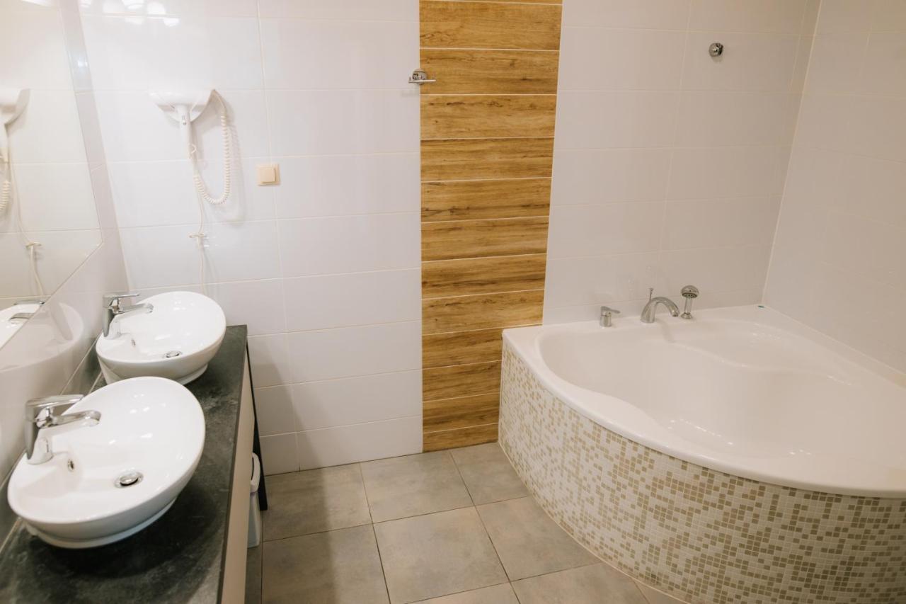 Kasztelan Hotel ครอสโน ภายนอก รูปภาพ